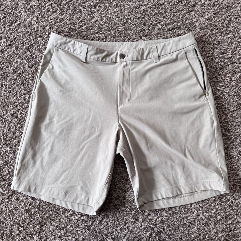 Lululemon Commission Classic Fit Short 9" Warpstreme Men's Shorts Size 36 Trench